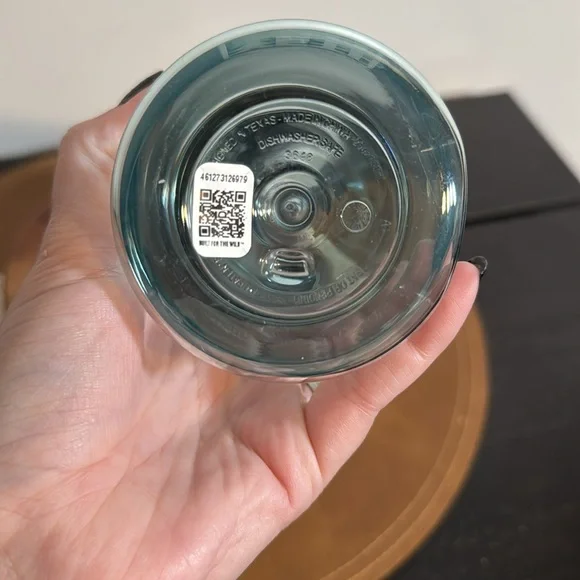 YETI 25oz Clear Water Bottle with Black Lid - Picture 2 of 2